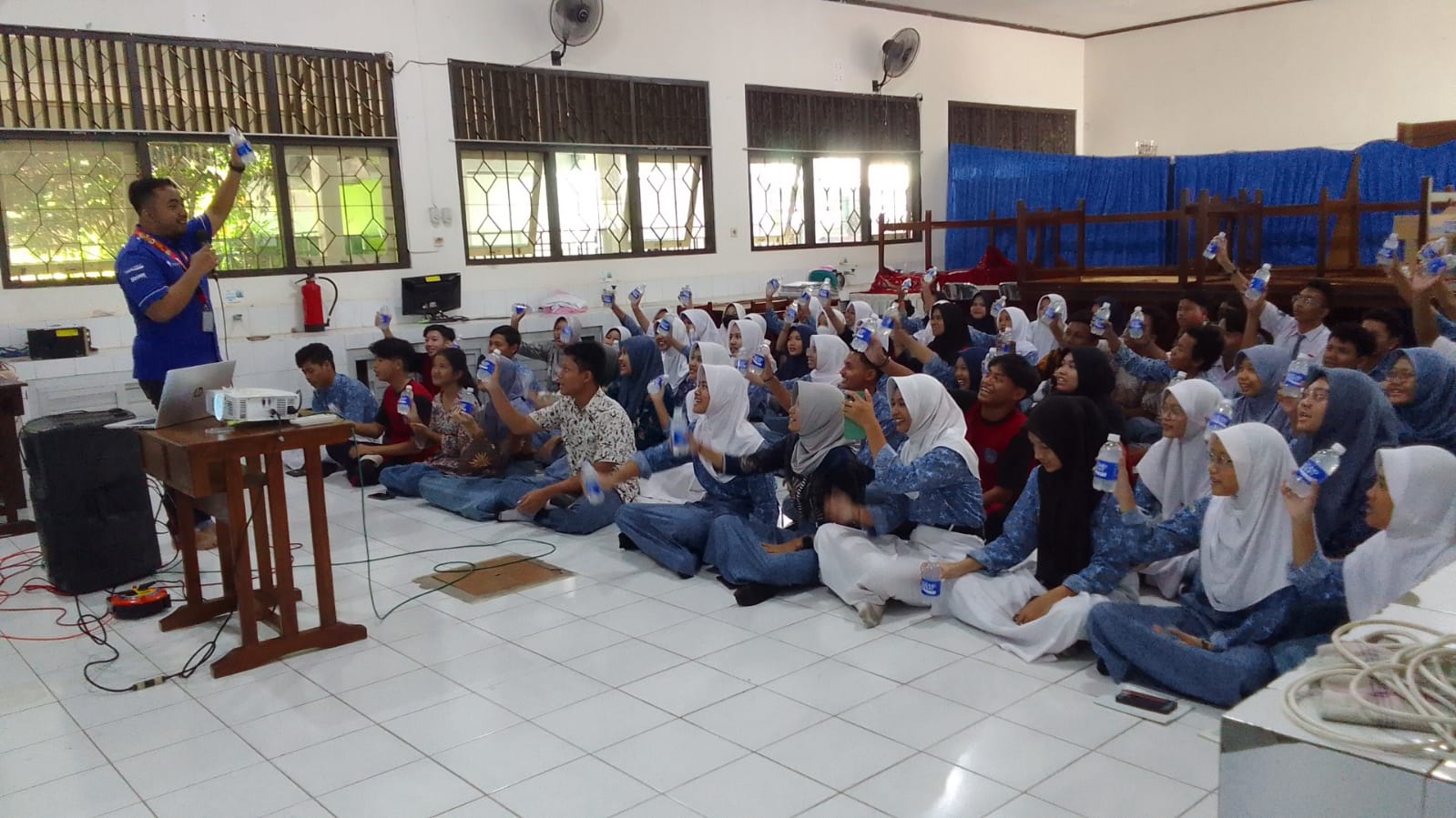 Bintang SMA Ajak Pelajar SMAN 16 Semarang Unggulkan Bakat Minat
