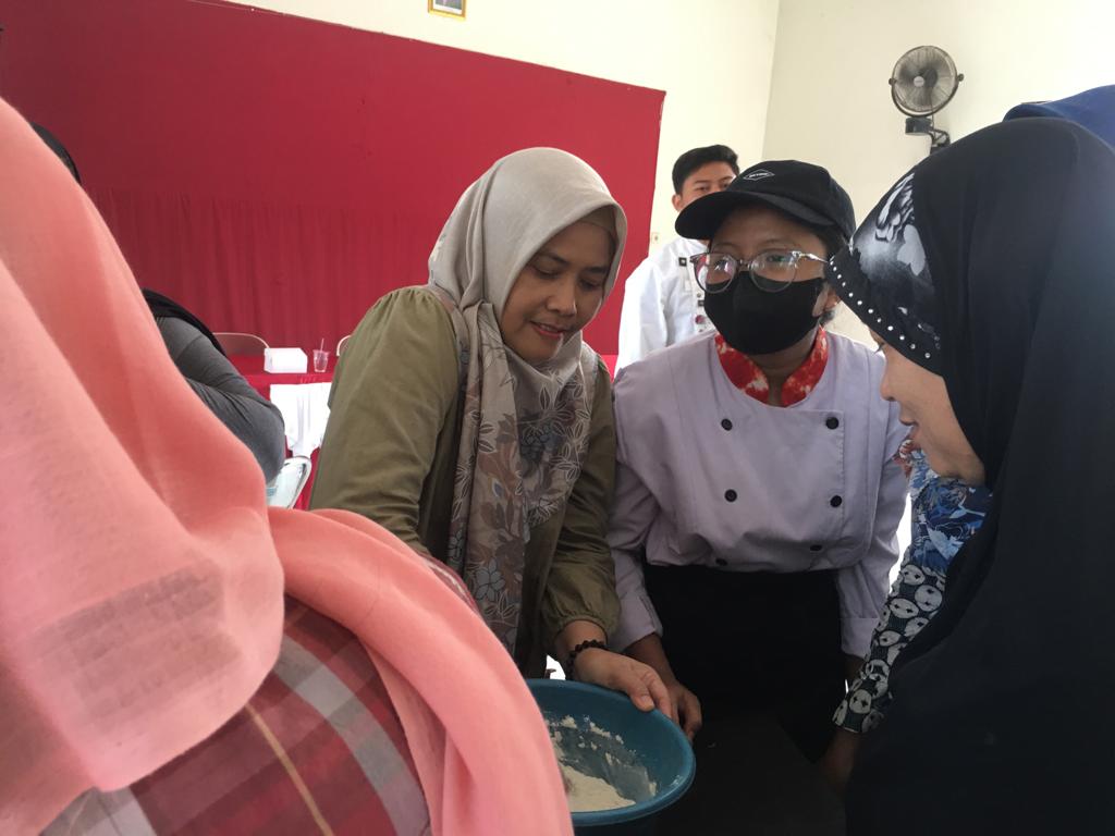 SMKN 6 Semarang Lakukan Gerakan SMK Mbangun Desa