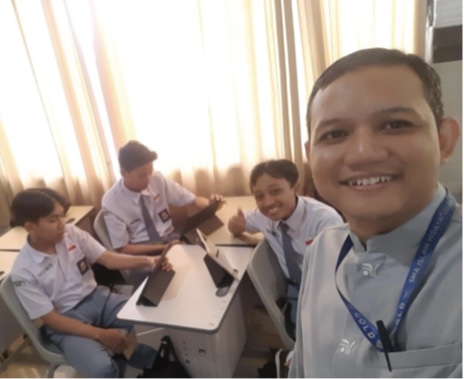 Serunya Membuat Gambar Pahlawan Berbicara