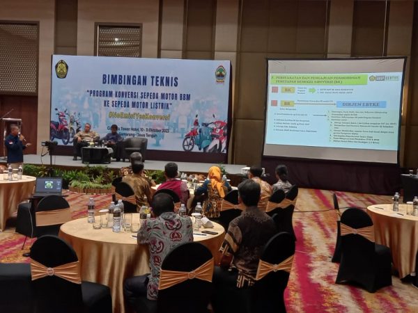 SMKN 10 Semarang Hadir Dalam Sosialisasi Program Konversi  Motor Listrik ESDM