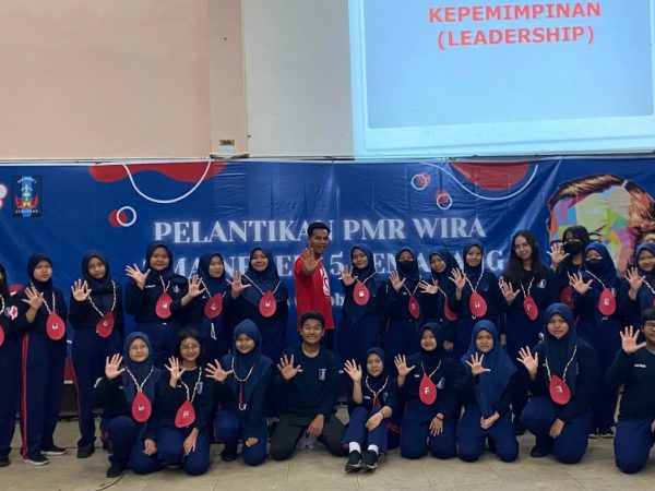 PMR Wira SMAN 5 Semarang: Semangat Kepemimpinan & Kepedulian Sosial