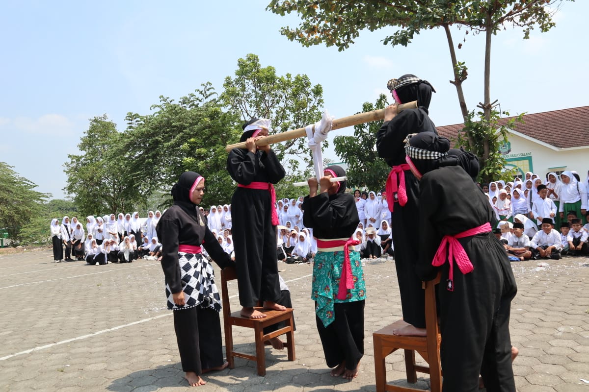 Peringatan Hari Santri Nasional di SMK Kesehatan Darussalam Bergas: Semangat Santri, Semangat Bangsa