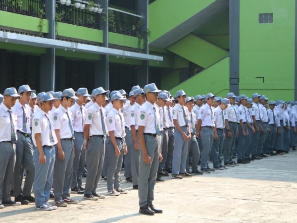 Membangun Semangat Persatuan di SMK Walisongo Semarang