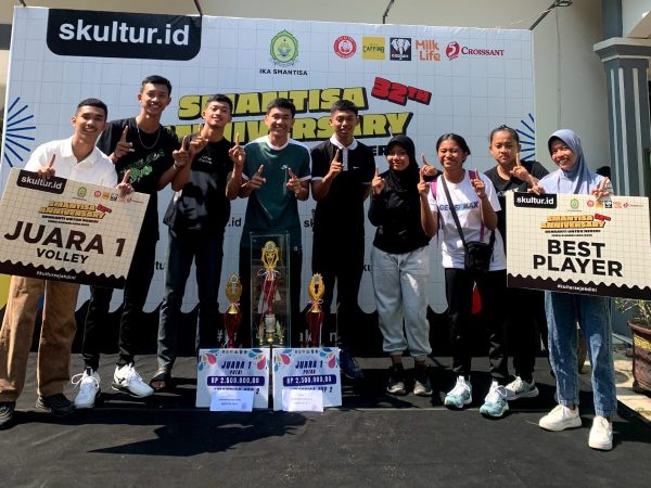 SMAN 1 Tuntang Jodohkan Gelar Juara Voli SMANTISA Cup