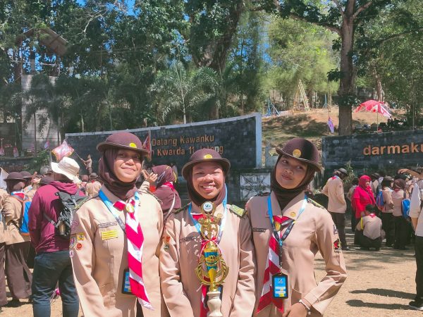 Sangga Putri SMAN 10 Semarang Raih Juara 2 Lomba Karya Cipta Pramuka
