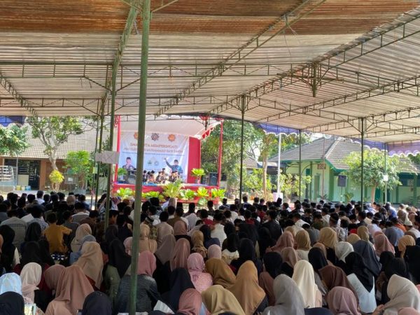Kegiatan Maulid Nabi & Jumat Religi SMAN 1 Tuntang Kegiatan Maulid Nabi & Jumat Religi SMAN 1 Tuntang