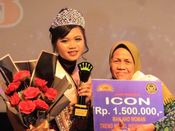 Siswi SMKN 6 Semarang Juara II Photoshoot, Icon Man & Woman Trend Model Indonesia