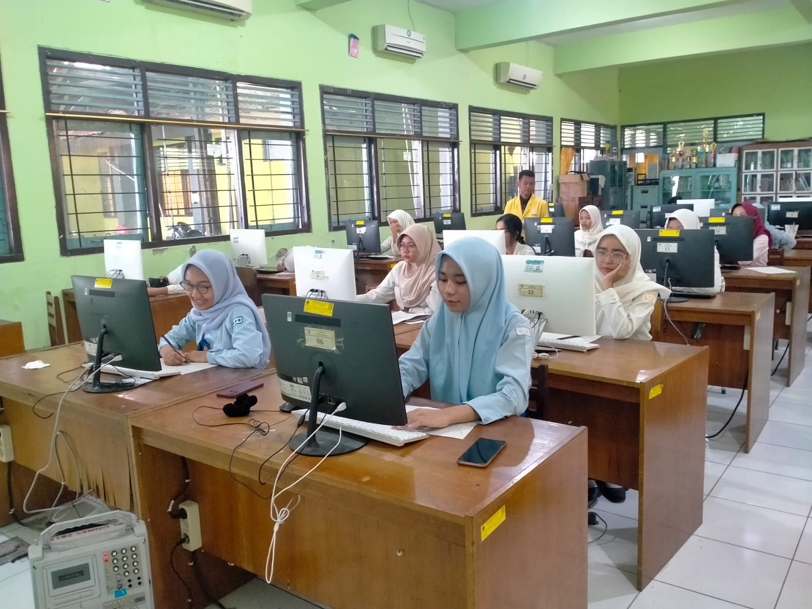 Uji Coba Aplikasi Pengumpulan Data Moda Daring di SMKN 2 Semarang Uji Coba Aplikasi Pengumpulan Data Moda Daring di SMKN 2 Semarang