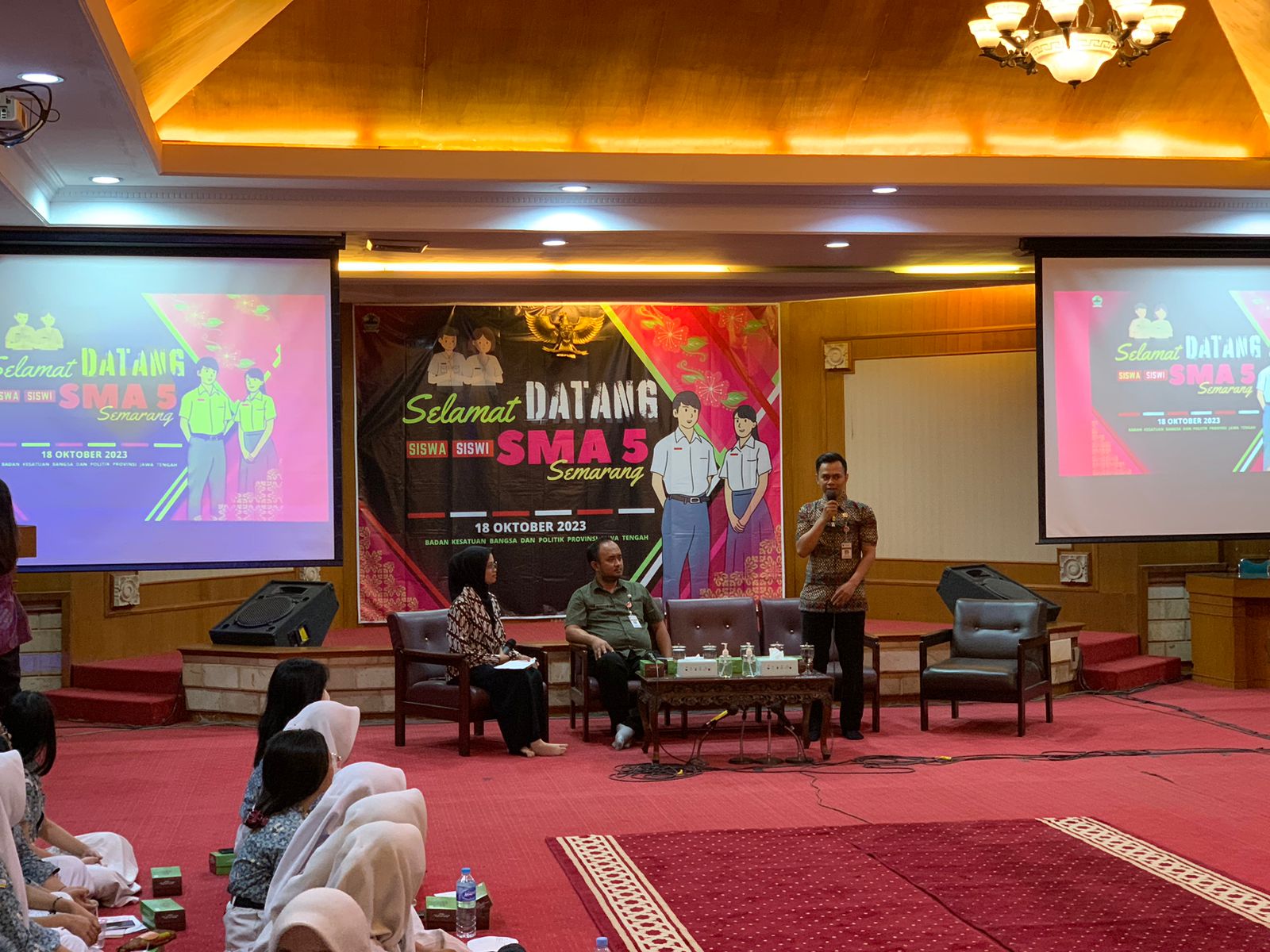Siswa SMA N 5 Semarang Berkunjung ke DPRD Kota Semarang,   DPRD Provinsi Jawa Tengah, Kesbangpol Jateng, dan Kominfo Jateng