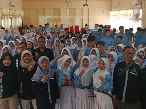 Siapkan Pemilih Pemula yang Cerdas, SMAN 14 Semarang Hadirkan BAWASLU Siapkan Pemilih Pemula yang Cerdas, SMAN 14 Semarang Hadirkan BAWASLU