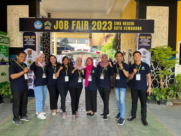 SMK PK Negeri Kota Semarang Gelar Job Fair