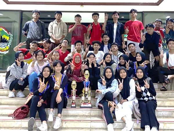 Kegiatan Lomba Gerak Jalan Antar SMA/SMK se-Kota Semarang  SMKN 2 Semarang