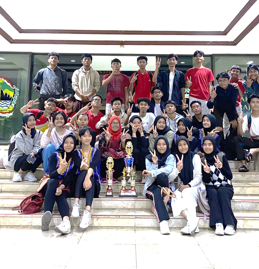 Kegiatan Lomba Gerak Jalan Antar SMA/SMK se-Kota Semarang  SMKN 2 Semarang