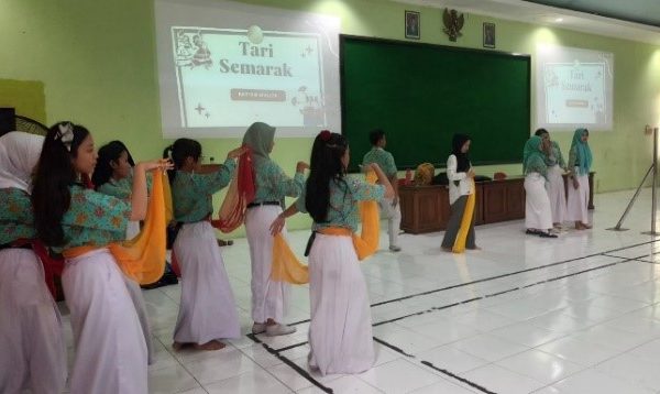 Tari Kolosal Geol Denok Khas SMKN 2 Semarang
