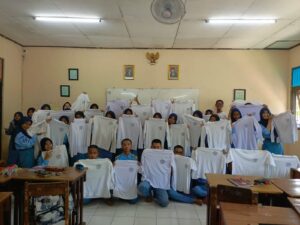 SMKN 10 Semarang Gelar Kegiatan Penyablonan dalam Program Kawal Wirausaha