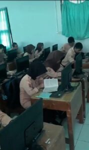 Gerakan Literasi Sekolah Membawa Semangat Membaca Siswa-Siswi SMKN 10 Semarang Gerakan Literasi Sekolah Membawa Semangat Membaca Siswa-Siswi SMKN 10 Semarang