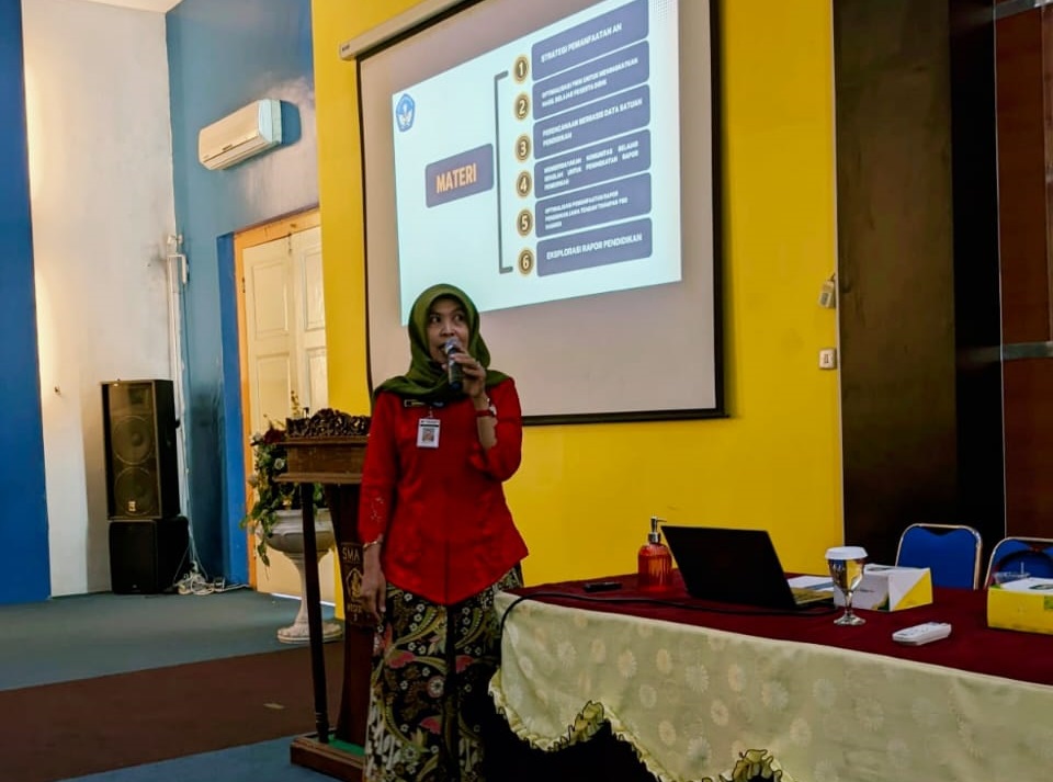 Kepala SMA 8 Berbagi Praktik Baik MKKS SMAN/S Kota Semarang