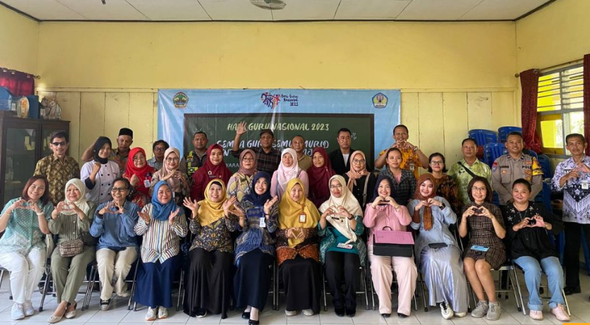 Masyarakat Mengajar Semua Guru Semua Murid Untuk Merdeka Belajar