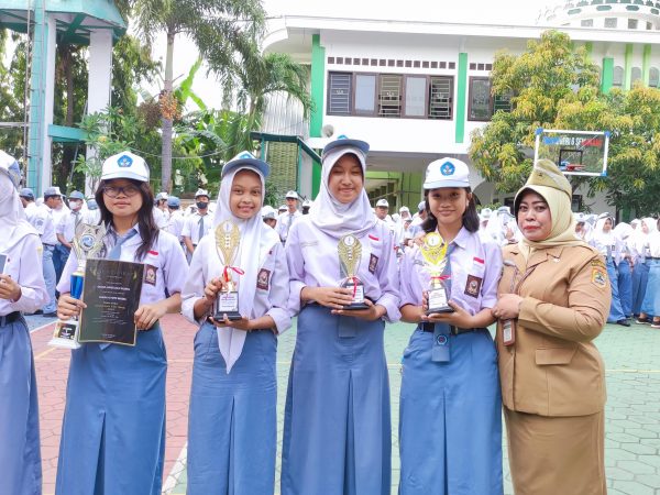 SMKN 6 Semarang Raih 4 Piala Event Expose Casual Trendy