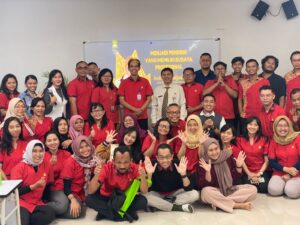 Kepala SMKN 10 Semarang Berbagi Inspirasi di SMA Nasional Karangturi Semarang Kepala SMKN 10 Semarang Berbagi Inspirasi di SMA Nasional Karangturi Semarang
