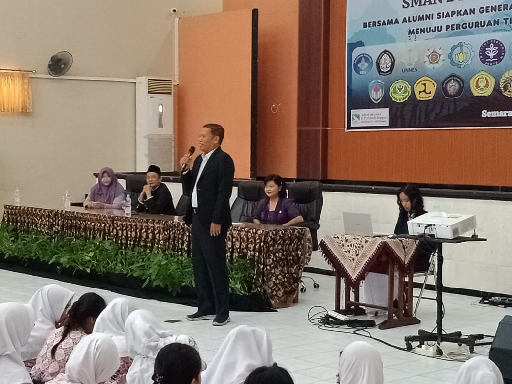 SMAN 2 Semarang Gelar Expo Campus 2024 SMAN 2 Semarang Gelar Expo Campus 2024