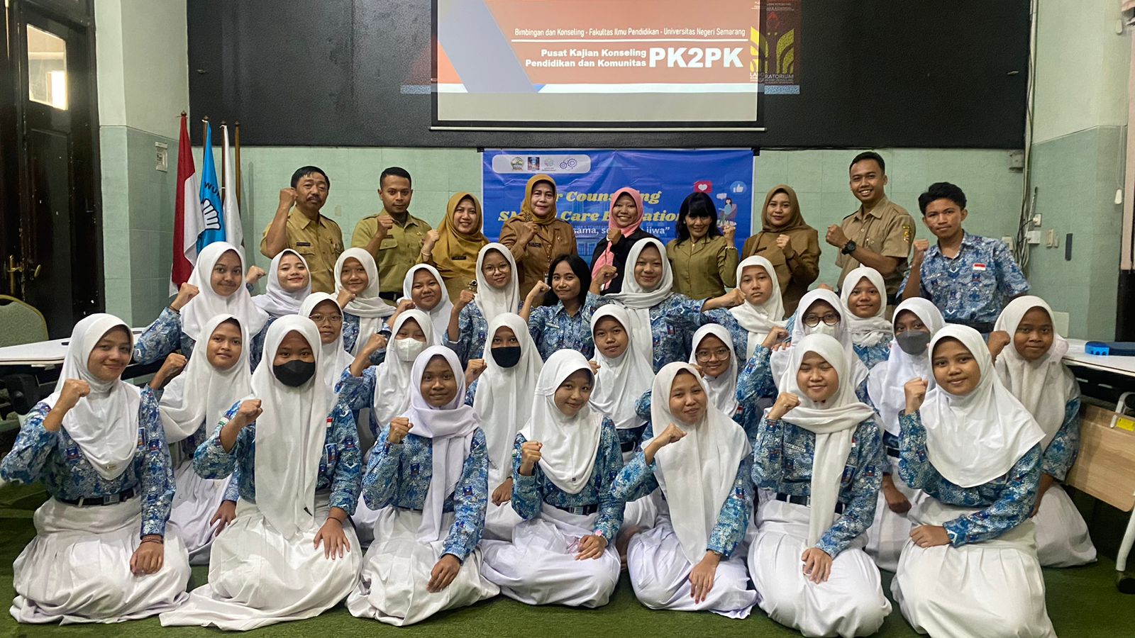 Workshop Pendidikan Sebaya (Pear Education) di SMAN 5 Semarang Workshop Pendidikan Sebaya (Pear Education) di SMAN 5 Semarang