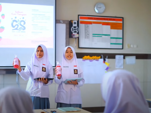Teknologi Menjadikan Belajar Lebih Bermakna (Proyek Kolaborasi)