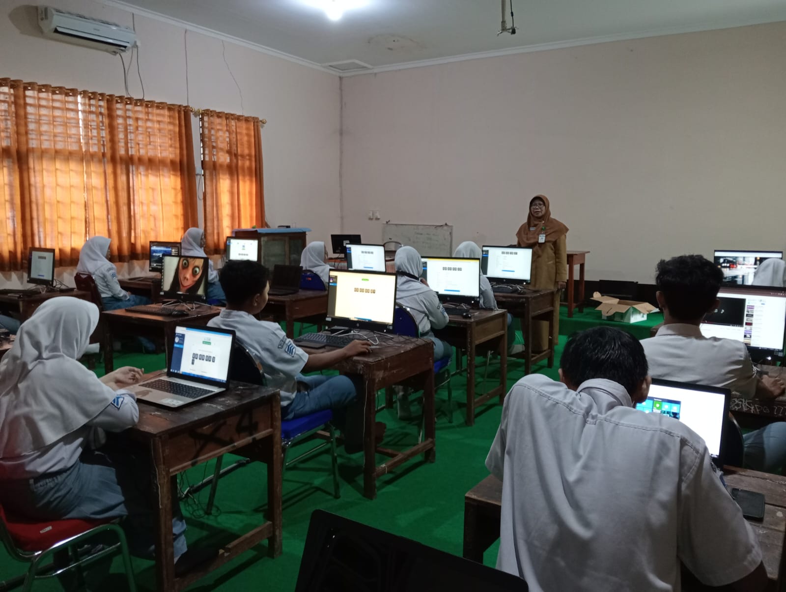 Asah Kemahiran Berbahasa, SMAN 14 Semarang Ikuti UKBI