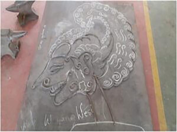 Menyulap Besi Beton Menjadi Karya Seni “Wayang Wesi” Menyulap Besi Beton Menjadi Karya Seni “Wayang Wesi”