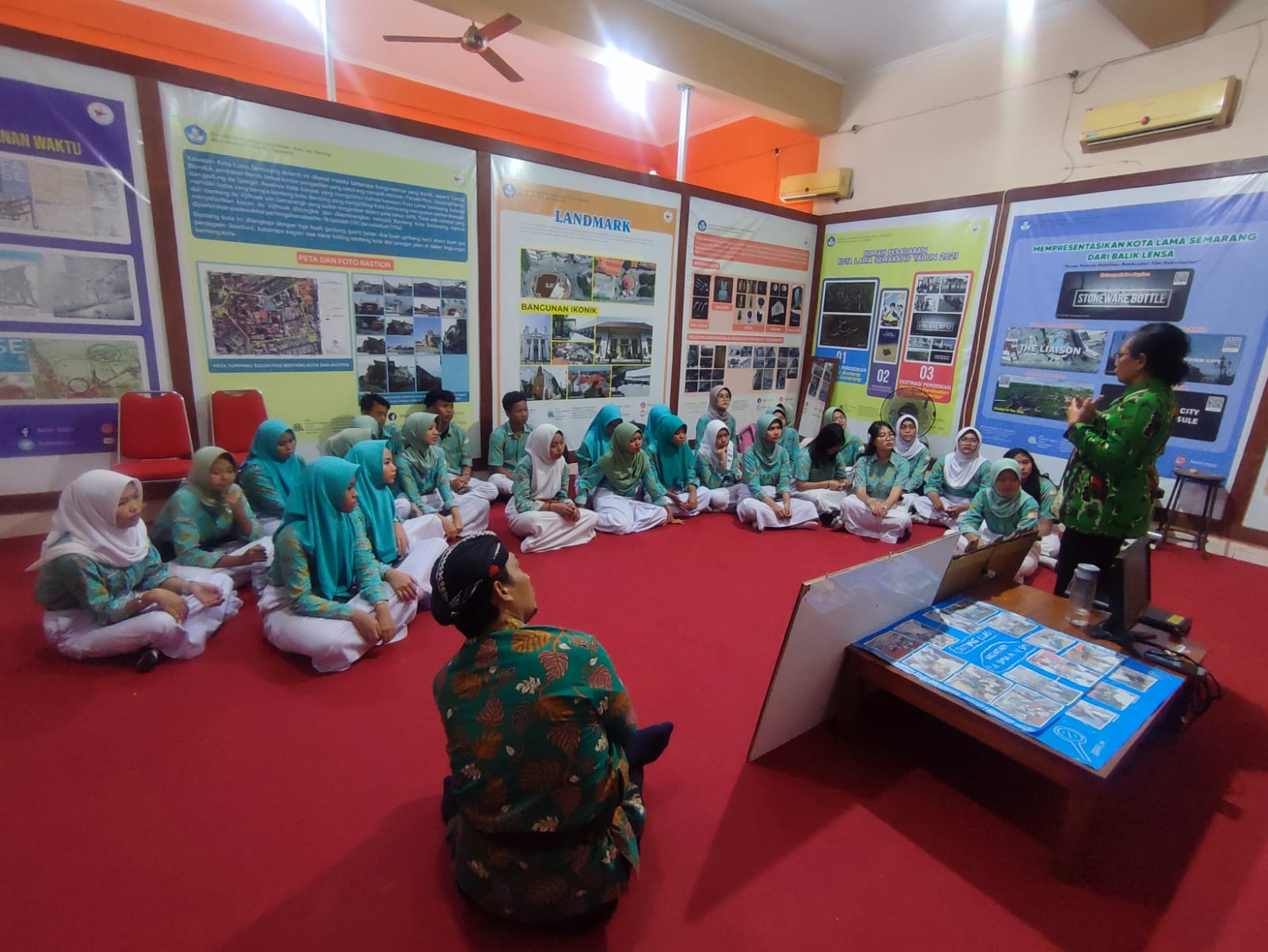 SMKN 2 Semarang Menapaki Sejarah Semarang di Pojok Literasi Arkeologi SMKN 2 Semarang Menapaki Sejarah Semarang di Pojok Literasi Arkeologi
