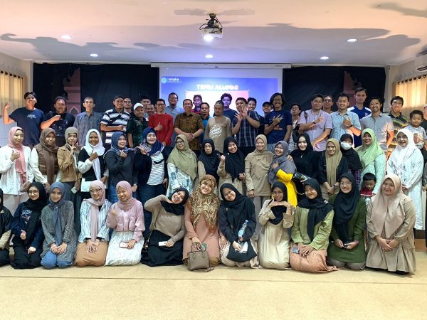 Obati Rasa Rindu Puluhan Tahun Tak Bertemu, Alumni SMAHA Ikuti Temu Almuni Angkatan 1-22 Obati Rasa Rindu Puluhan Tahun Tak Bertemu, Alumni SMAHA Ikuti Temu Almuni Angkatan 1-22