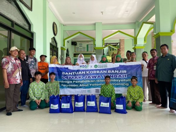 SMAHA melalui Organisasi Sekolah Galang Donasi untuk Korban Bencana Banjir Demak