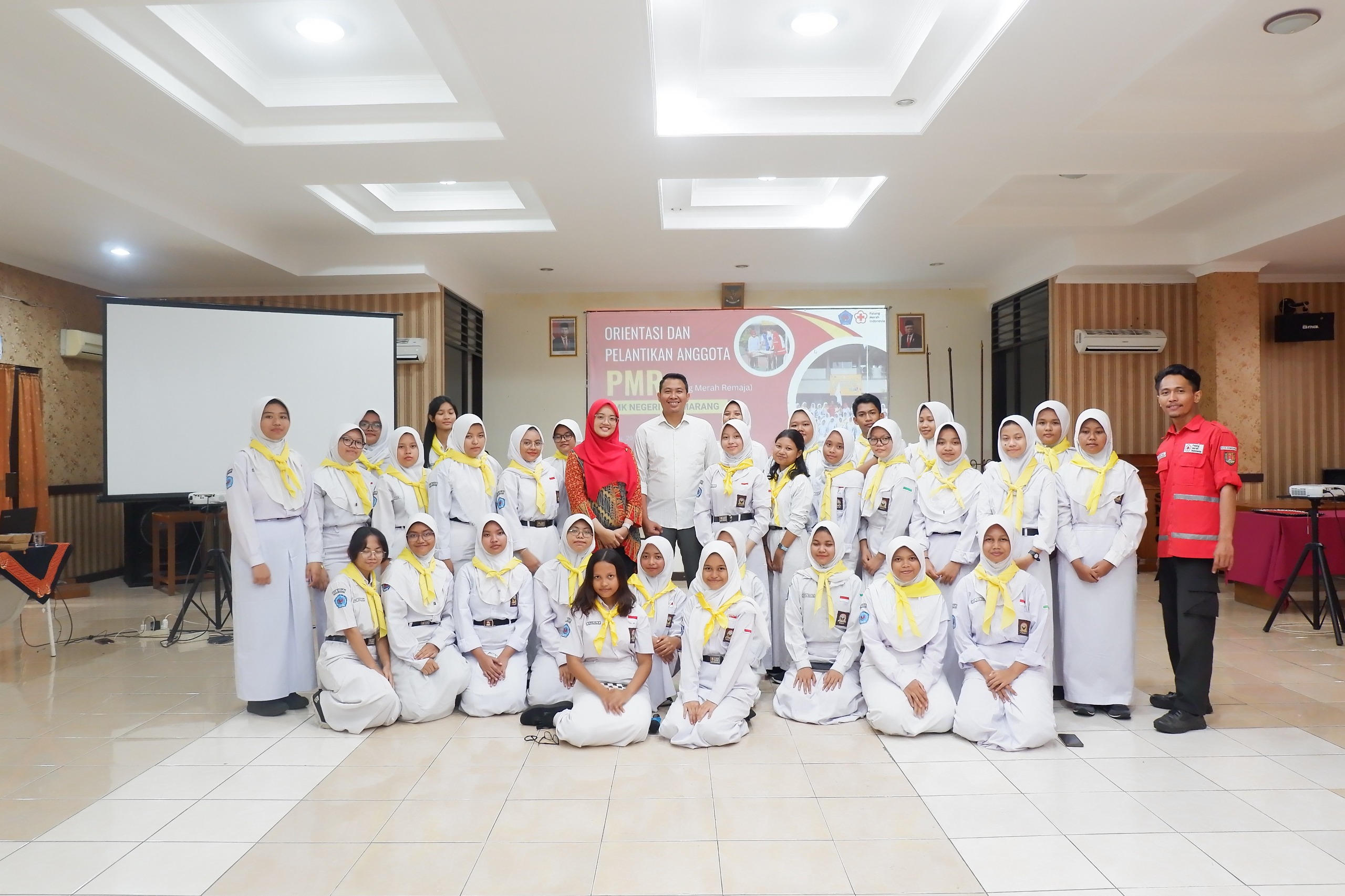 Orientasi dan Pelantikan Pengurus dan Anggota PMR SMK Negeri 6 Semarang: Meningkatkan Kesiapsiagaan dalam Perawatan Keluarga dan Bantuan Kedaruratan