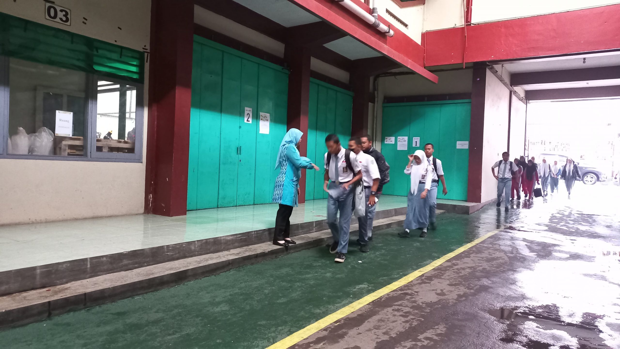 Mari Berjalan di Jalur Hijau SMKN 1 Tengaran