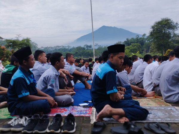 SMKN 1 TUNTANG Gelar Pengajian dalam Rangka Menyambut Isra’ Mi’raj 1445 H