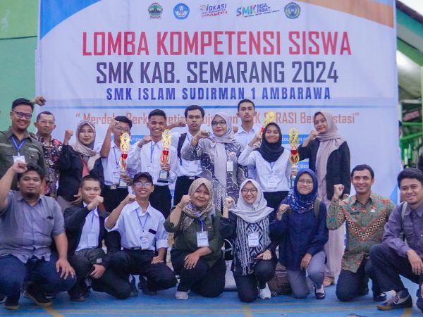 SMKN 1 Tengaran Borong 5 Piala LKS Kab. Semarang