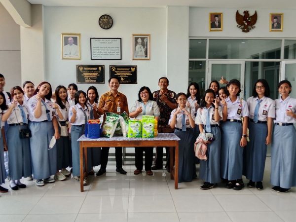 Aksi Paskah Rohani Kristen dan Katolik oleh Siswa SMK Negeri 6 Semarang