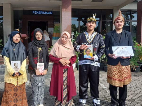 Peringatan Hari Kartini SMAHA: Kartini Milenial di Era Digitalisasi