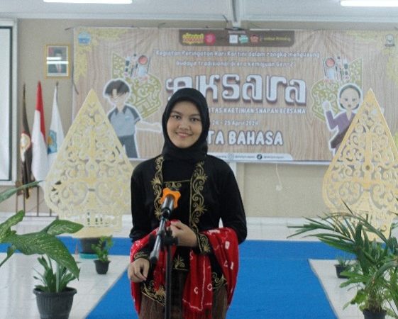 Usung Budaya Tradisional di Era Kemajuan GEN-Z,SMK N 8 Semarang Peringati Hari Kartini dengan AKSARA
