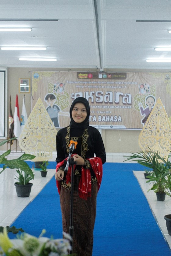 Usung Budaya Tradisional di Era Kemajuan GEN-Z,SMK N 8 Semarang Peringati Hari Kartini dengan AKSARA
