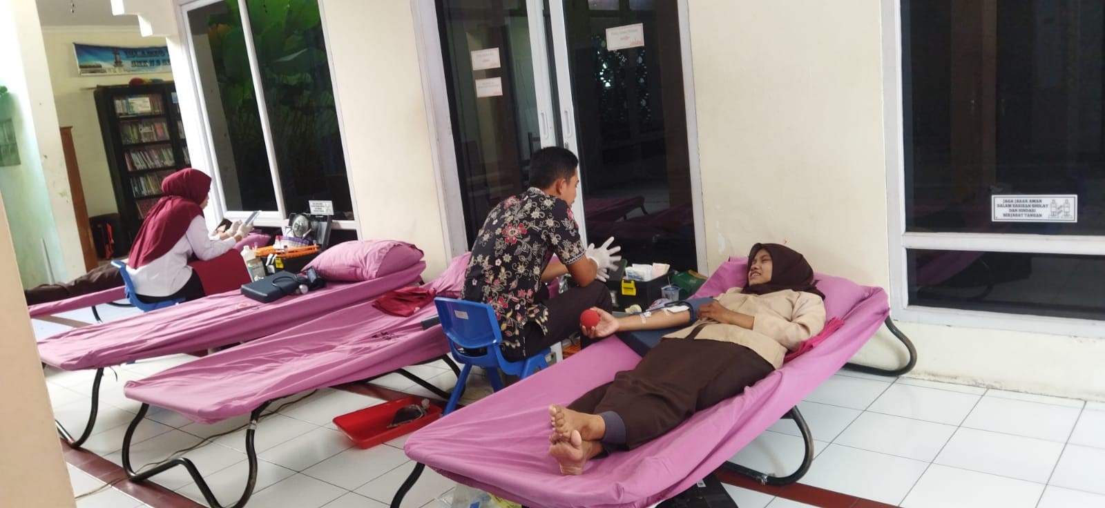 PMR Wira SMKN 2 Semarang Menyelenggaakan Kegiatan Donor Darah PMR Wira SMKN 2 Semarang Menyelenggaakan Kegiatan Donor Darah
