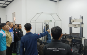 Guru SMKN 10 Semarang Laksanakan Magang Industri di PT Detech Profesional Indonesia