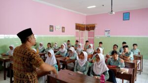 Antusiasme Siswa SMPN 7 di Sosialisasi PPDB SMKN 10 Semarang Antusiasme Siswa SMPN 7 di Sosialisasi PPDB SMKN 10 Semarang