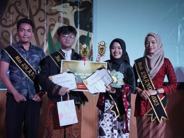 Gantari Adi Kayana di SMAN 2 Semarang, Membuka Lembaran Baru Dengan Cahaya Cerah Emansipasi