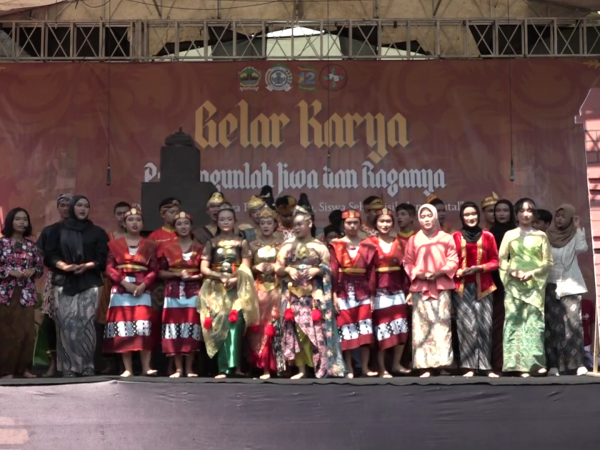 Gelar Karya P5 Tema: Bangunlah Jiwa & Raganya ‘Mewujudkan Budaya Positif Sekolah, Siswa Sehat Fisik & Mental’ Gelar Karya P5 Tema: Bangunlah Jiwa & Raganya ‘Mewujudkan Budaya Positif Sekolah, Siswa Sehat Fisik & Mental’