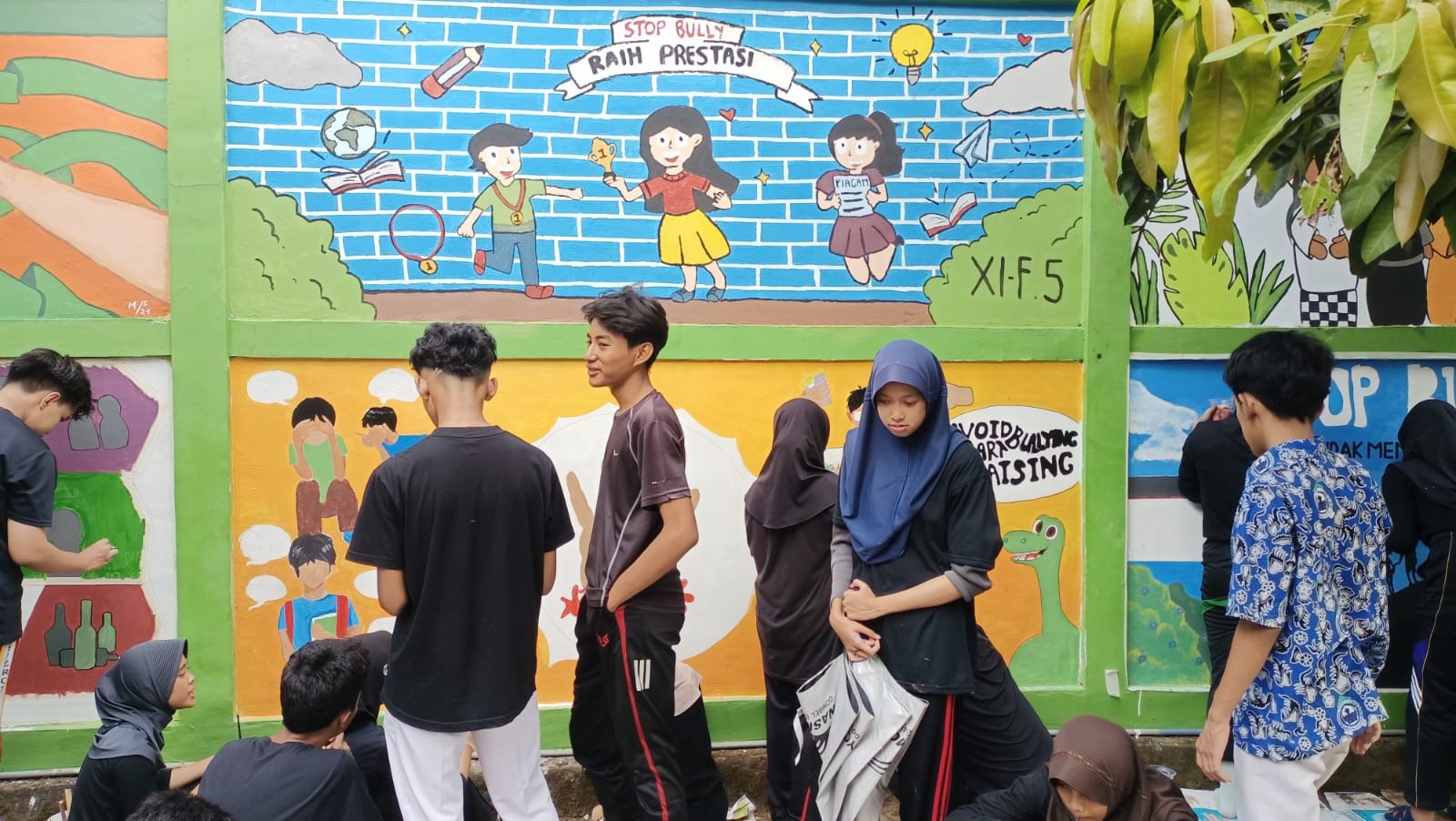 Membentuk Karakter Unggul: Lomba Mural – ‘Mewujudkan Budaya Positif Sekolah, Siswa Sehat Fisik & Mental’