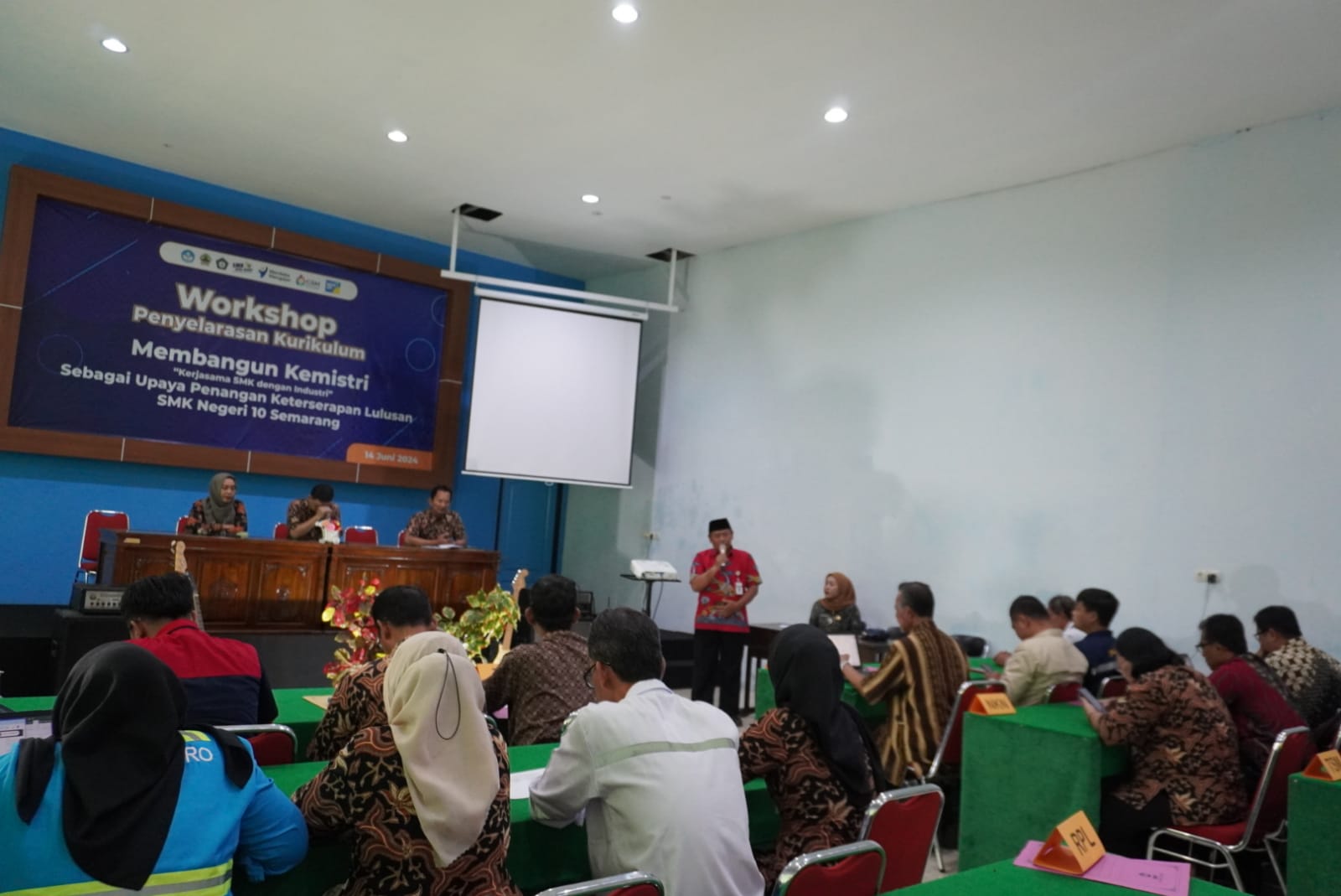 SMKN 10 Semarang Gelar Workshop Kemistri untuk Tingkatkan Keterserapan Lulusan di Industri