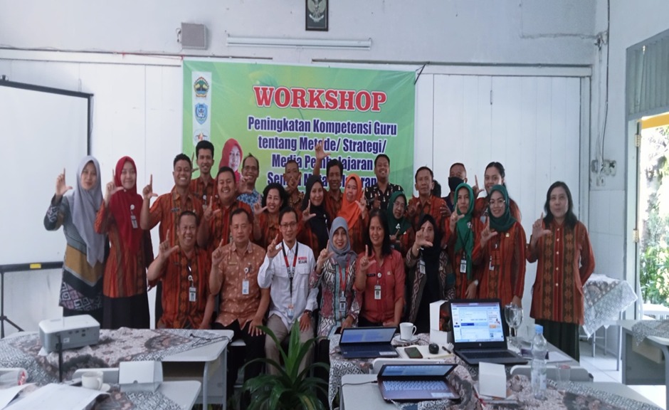 SMAN 16 Semarang Gelar Workshop Media Pembelajaran