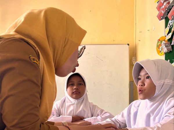 Prinsip Pembelajaran PKPBI Untuk Siswa Tunarungu SLBN Ungaran Prinsip Pembelajaran PKPBI Untuk Siswa Tunarungu SLBN Ungaran