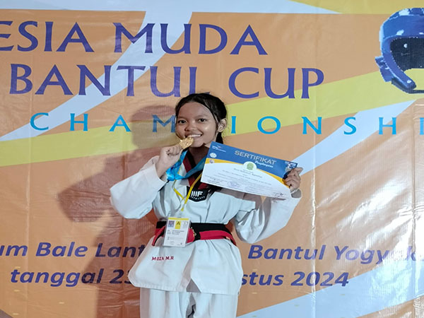 Siswa SMKN 10 Semarang Sabet Juara 1 di Kejurnas Taekwondo 2024